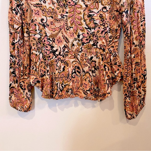 Vici Top - Picture 8 of 11